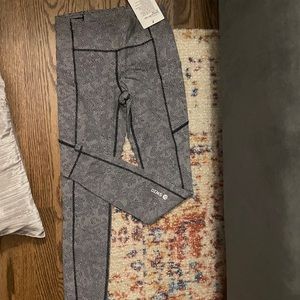LULULEMON size 4 seawheeze speed up tight NWT